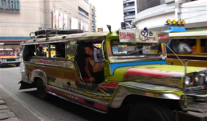original jeepney et sourir de la crèmiaire .