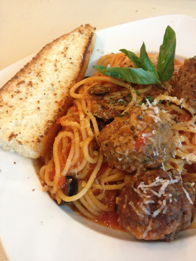 Italian-Meatballs-in-Spaghetti-Pasta