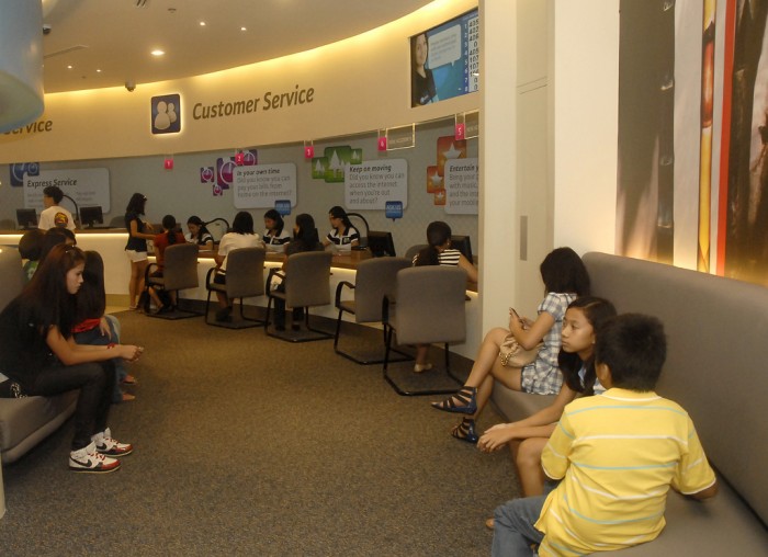 Customer Service Area in Globe Flagship Store GB4
